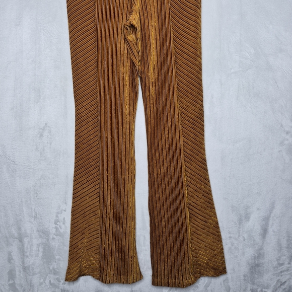 Free People Slim Pull On Velvet Flare Pants Size Medium - Picture 7 of 9